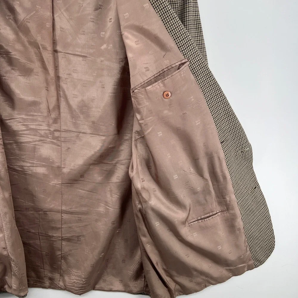 Robert Graham discoloration spots